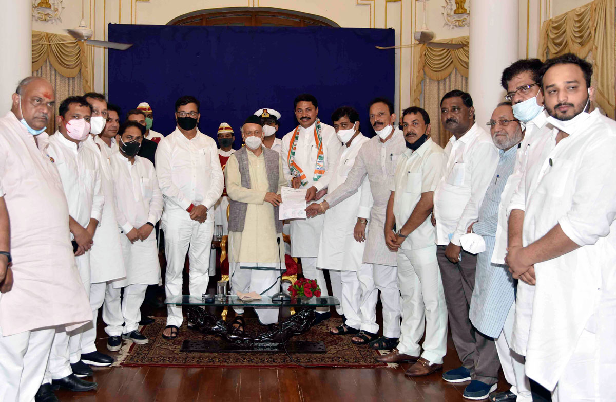 MPCC Leaders at Raj Bhavan à¤ªà¥‡à¤—à¥…à¤¸à¤¸ à¤¹à¥‡à¤°à¤—à¤¿à¤°à¥€ à¤ªà¥à¤°à¤•à¤°à¤£à¤¾à¤šà¥€ à¤¸à¥à¤ªà¥à¤°à¥€à¤® à¤•à¥‹à¤°à¥à¤Ÿà¤¾à¤šà¥à¤¯à¤¾ à¤¦à¥‡à¤–à¤°à¥‡à¤–à¥€à¤–à¤¾à¤²à¥€ à¤šà¥Œà¤•à¤¶à¥€ à¤•à¤°à¤¾