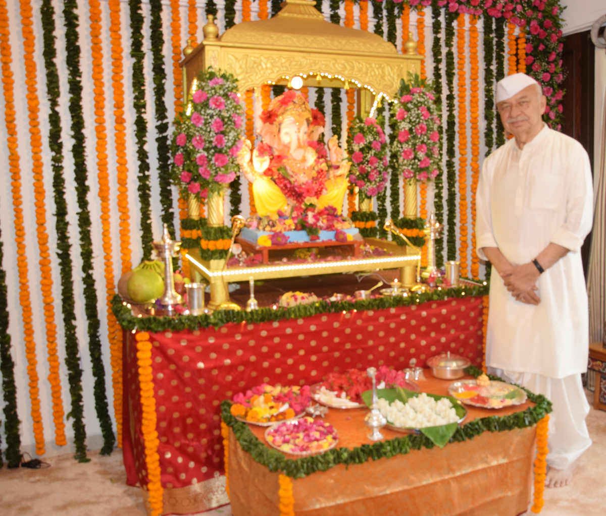 Ganapati Bappa Moorya # Congress Leader Ex.CM Sushilkumar Shinde.
