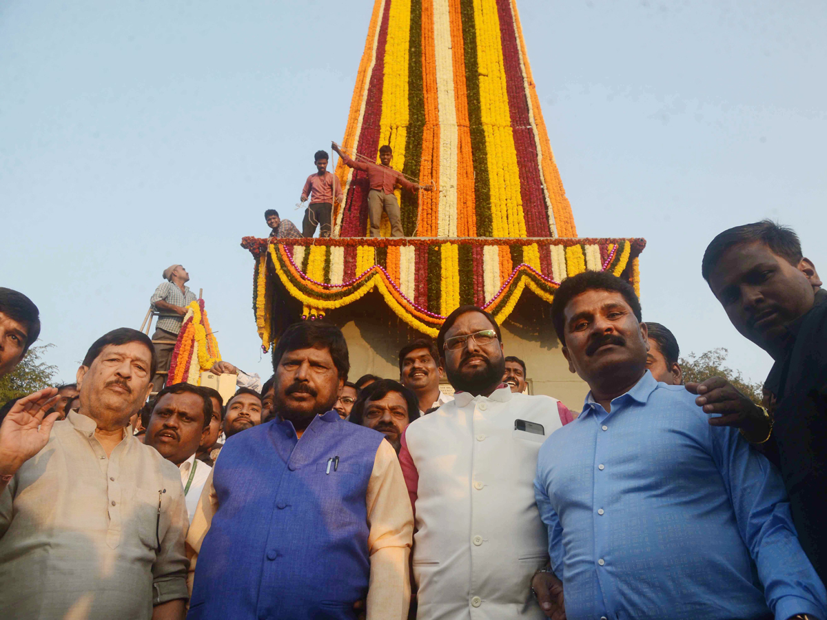 RPI Leader Social Justice & Empowerment MOS Ramdas Athawale Paying Tribute to Warriors of Bhima Koregaon.
