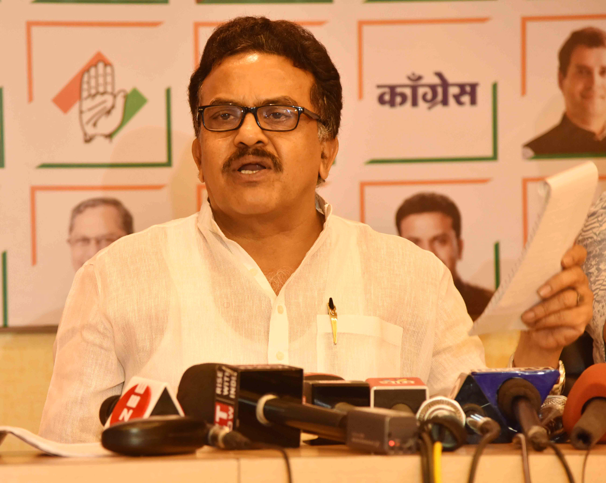 MRCC President Sanjay Nirupam Press Conference at Aazad Maidan Rajiv Gandhi Bhavan.