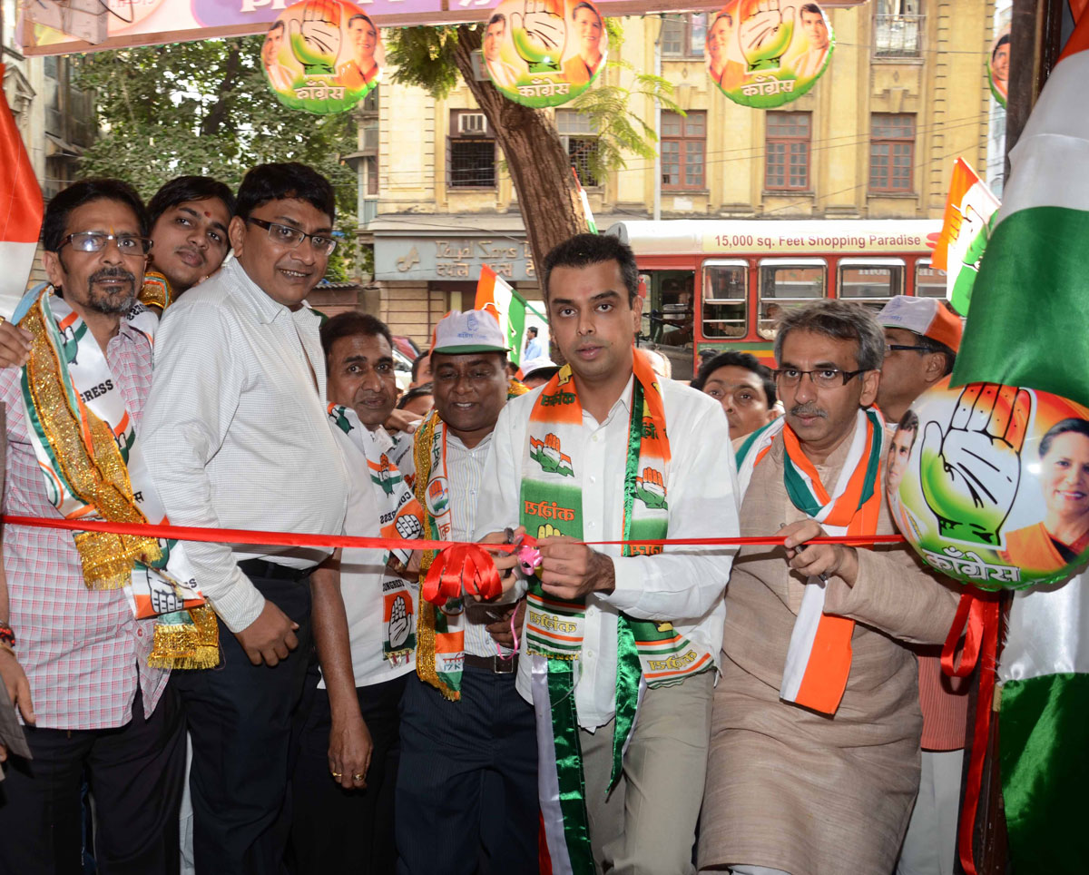 MP.& UNION STATE MINITER MILIND DEORA INAUGURATING ELECTION OFFICES OF VARIOUS CANDIDATES IN SOUTH MUMBAI.