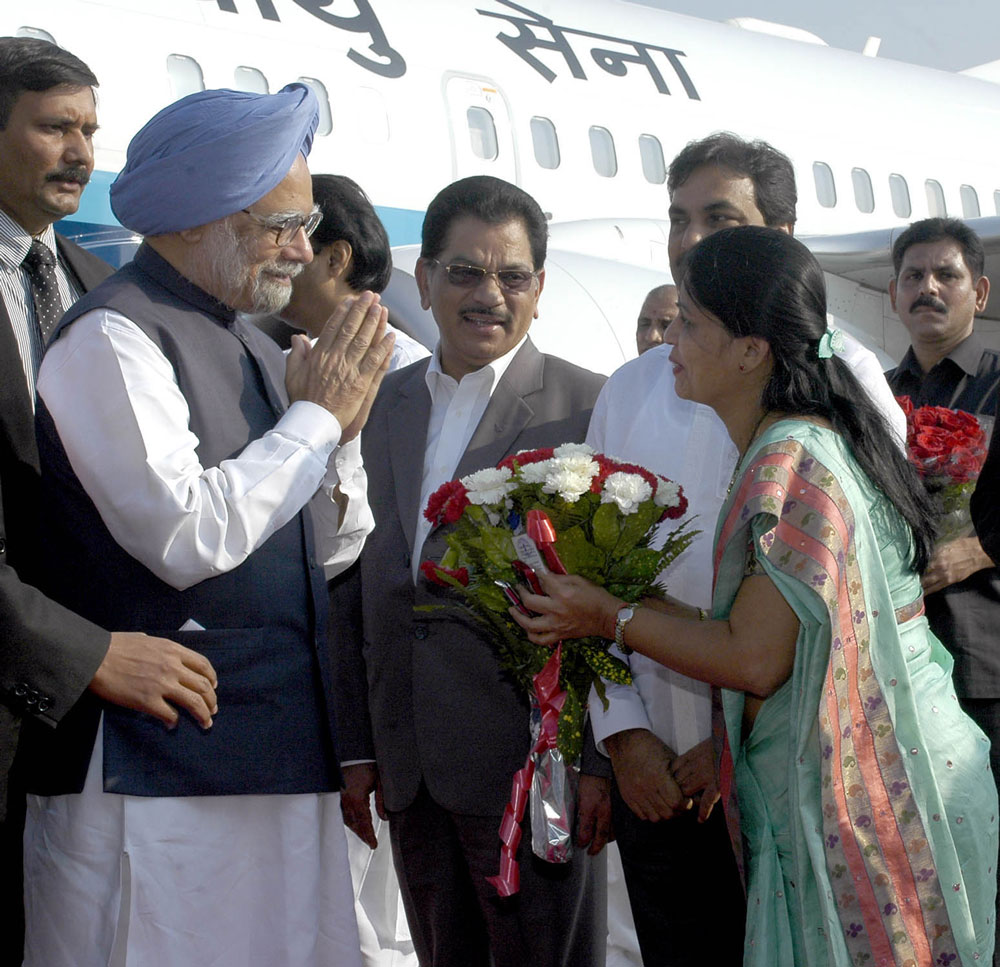 PRIME MINISTER OF INDIA DR.MANMOHAN SINGH ON MUMBAI VISIT.