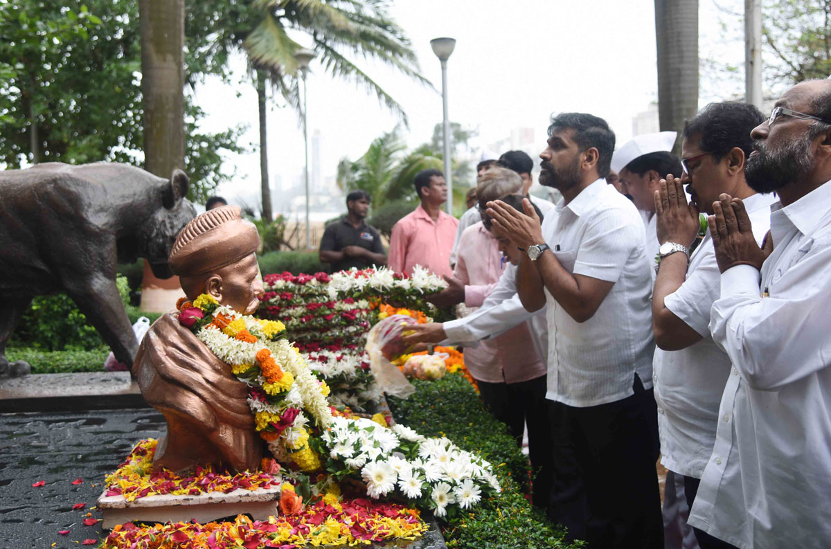 NCP Mumbai President Sachin Ahir Pay Tribute to Lokmanya Tilak on his Death Anniversary at Girgaon Chowpatty.
