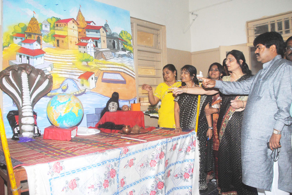 WAKE UP !!!! EXIHIBITION  AT NAPOO HINGH SCHOOL CHINCHPOKLI ON OCCASION MUMBAI CONGRESS SPOKESPERSON NIZAMUDDIN RAYEEN.