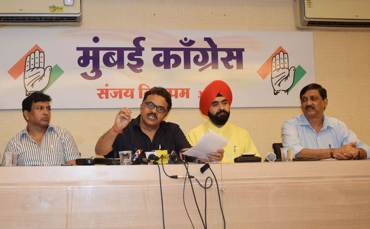 MRCC President Sanjay Nirupam Press Conference at Mumbai Congress Rajiv Gandhi Bhavan.