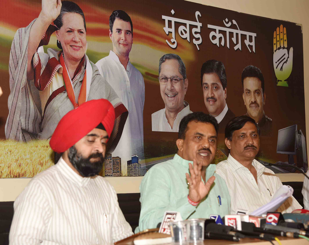MRCC President Sanjay Nirupam Press Conference at Rajiv Gandhi Bhavan.