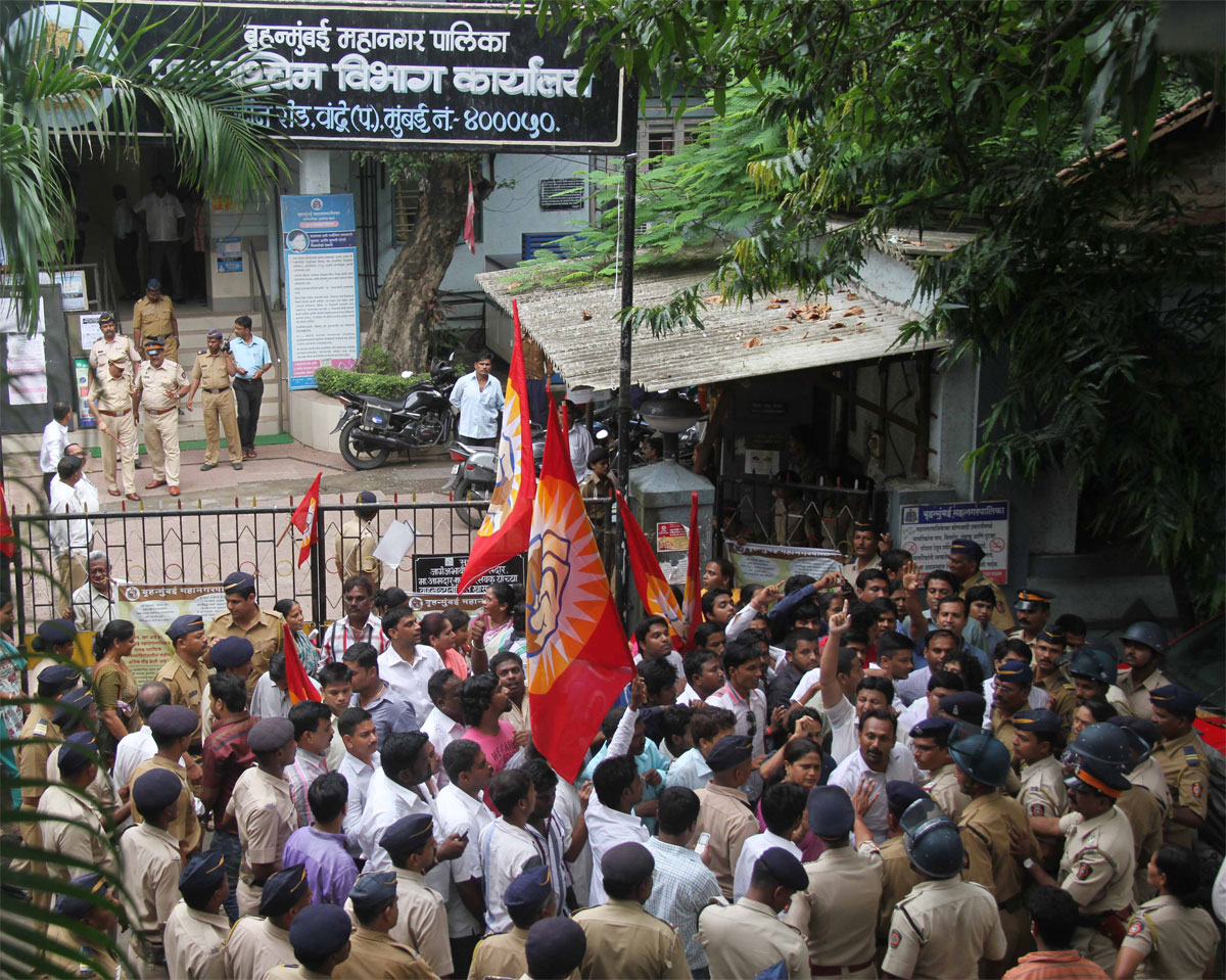 SWABHIMAN PROTEST AT BMC OFFICE WARD -H BANDRA WEST.