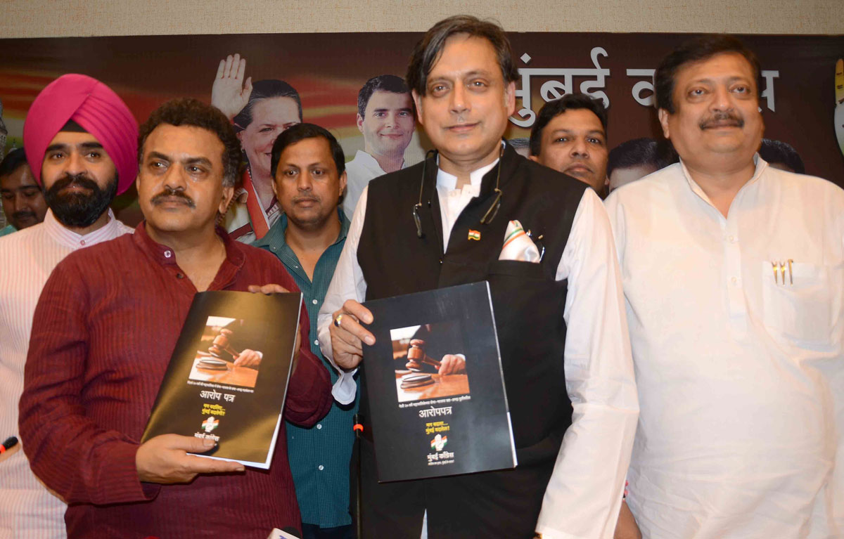 Congress Party Leaders Shashi Tharoor & Sanjay Nirupam at Mumbai Congress Rajiv Gandhi Bhavan.