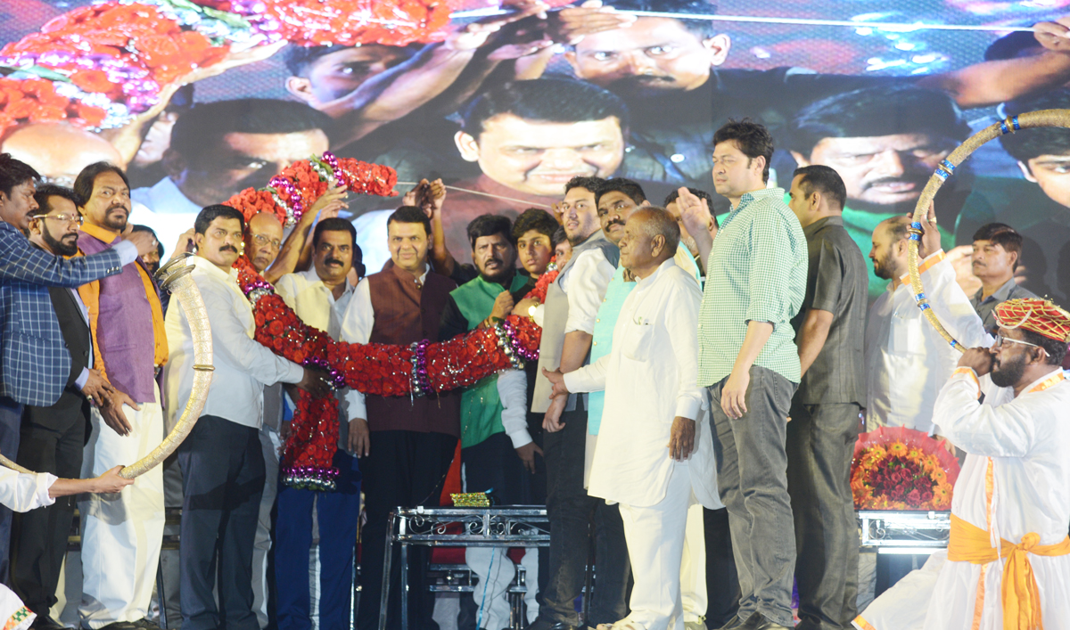 Chief Minister Devendra Fadnavis with RPI Leader-Social Justice & Empowerment Minister Ramdas Athawale during RPI Maha Melava at Thane.