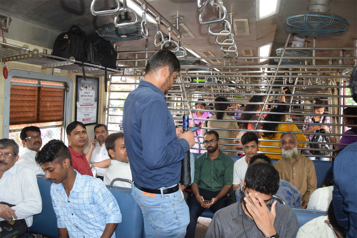 Due to efforts by Manoj Kotak, MP from North East Mumbai, the Central Railway from today morning started plying 2 locals, beginning from Mankhurd during peak periods at 8 am and 8.53 am