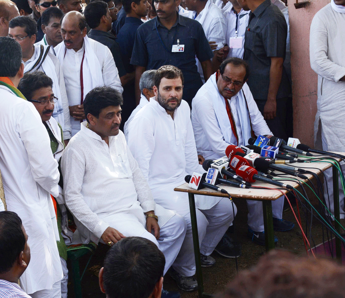 Congress Yuva Leader MP Rahul Gandhi visited Villages in Vidharba Maharashtra.