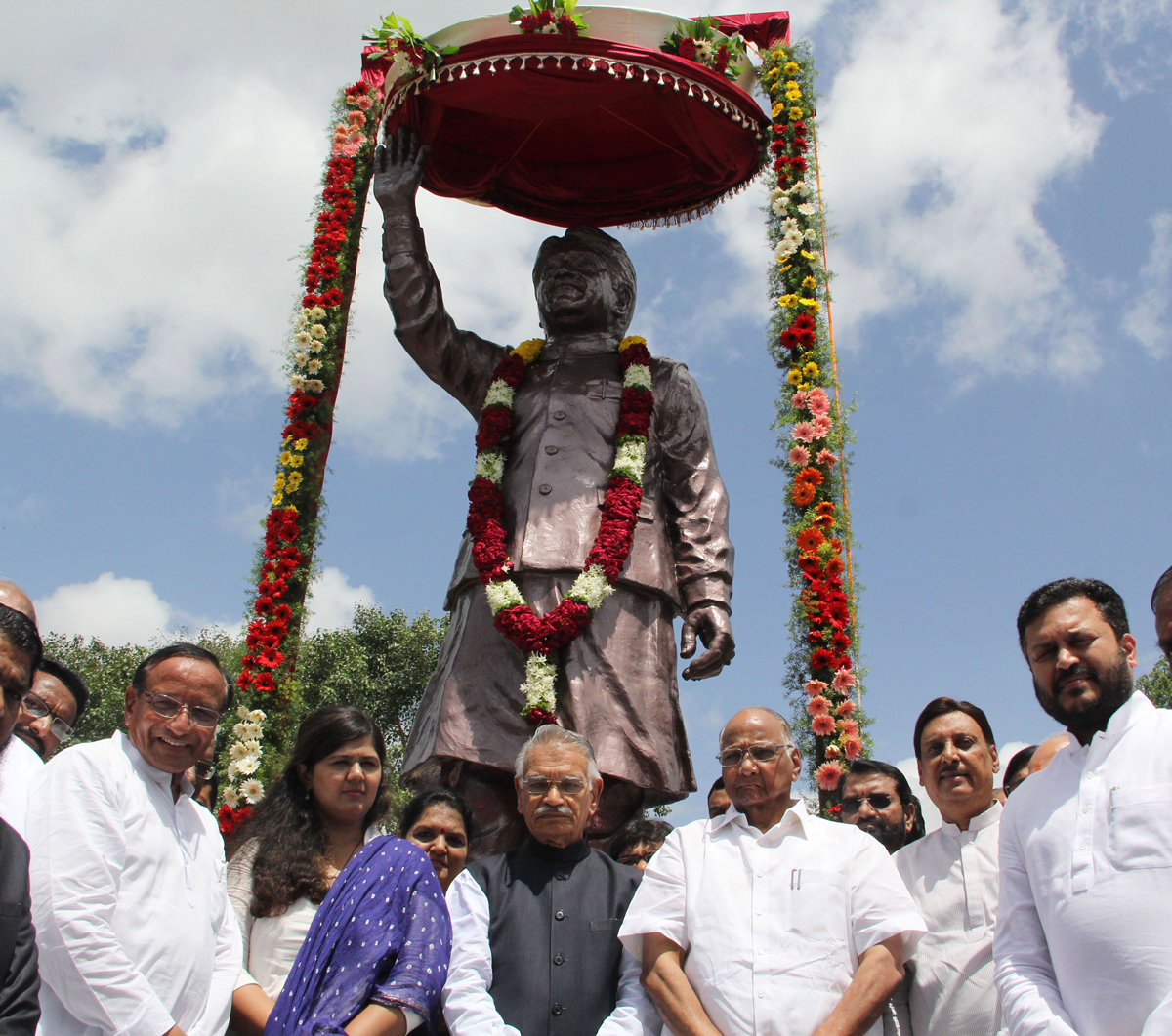 Former Ex. Chief Minister Late Vilasrao Deshmukh Statue Unveiling at Latur.