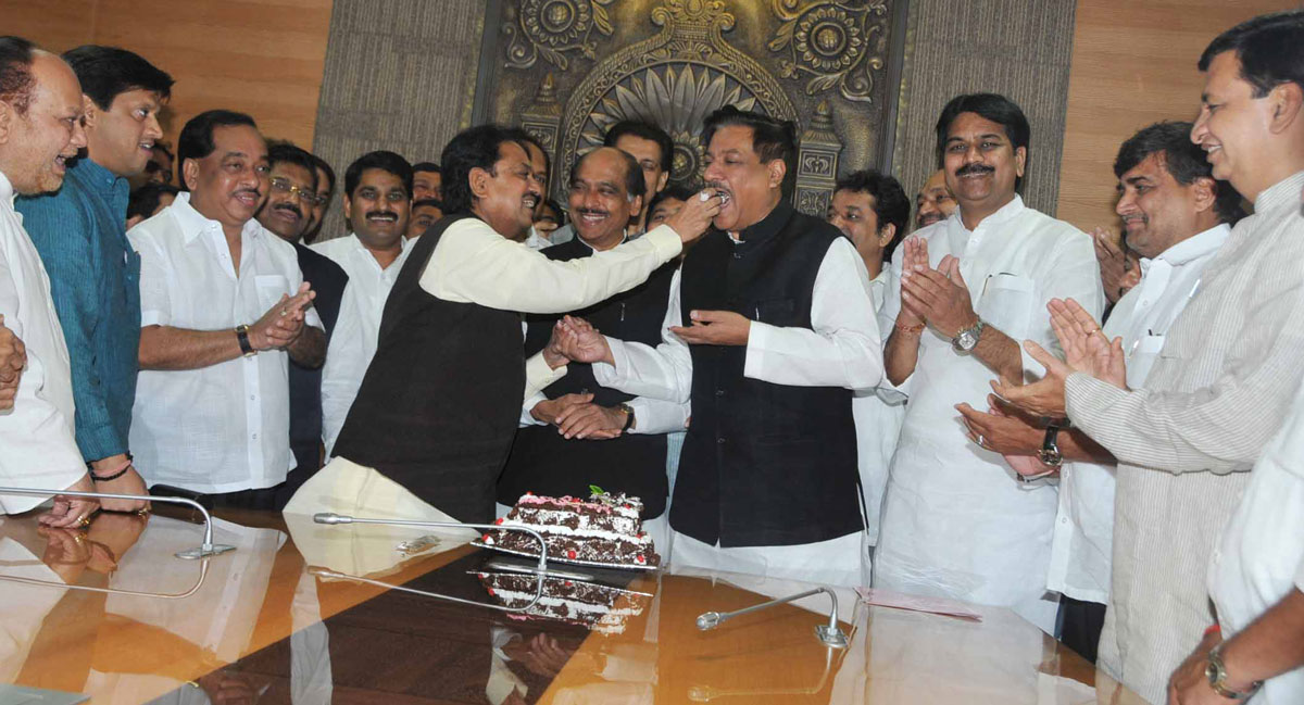 CHIEF MINISTER PRITHVIRAJ CHAVAN ON HIS BIRTHDAY AT VIDHAN BHAVAN.