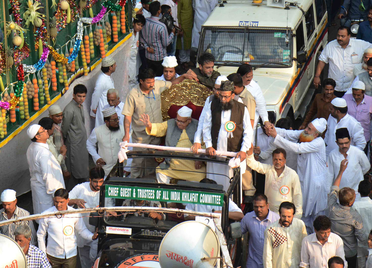 Birthday Celebration of Prophet Mohammed (S.A.S.W.) in Mumbai Khilafat House Eid-Milad-un-Nabi Juloos.