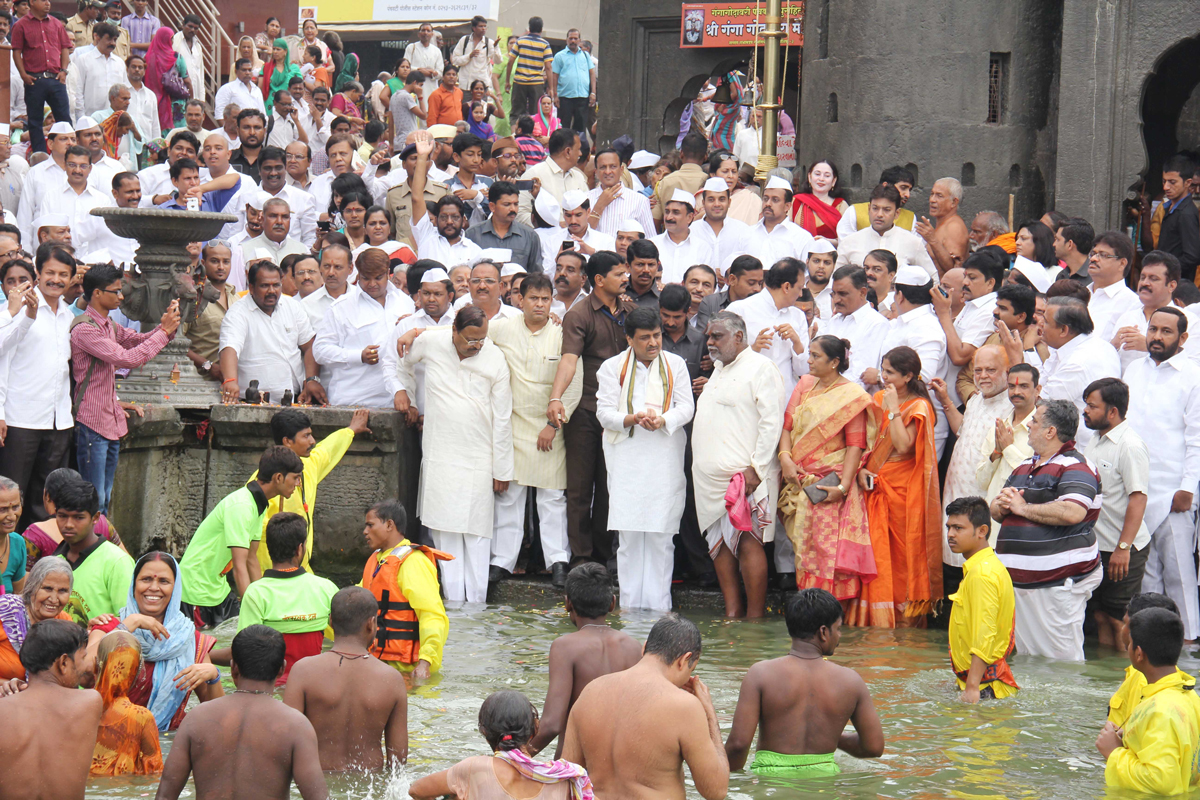 MPCC President Ashok Chavan visit at "Khumbh Mela" Nashik.