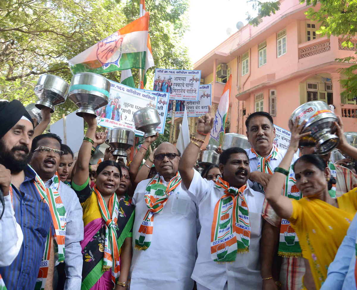 Sion Koliwada ward no.166 Congress Committee "Handa Morcha" Protest Rally at BMC F/Ward..