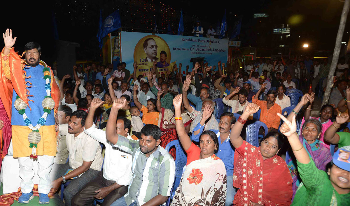 RPI{A} celebrating Bharatratna Dr.Babasaheb Ambedkar125th Birth Anniversary Yr by "Jati Todo-Samaj Jodo" Samata Abhiyan "Samata Rath" in Presence MP & RPI President Ramdas Athawale Welcome in Karnataka State Bangalore.