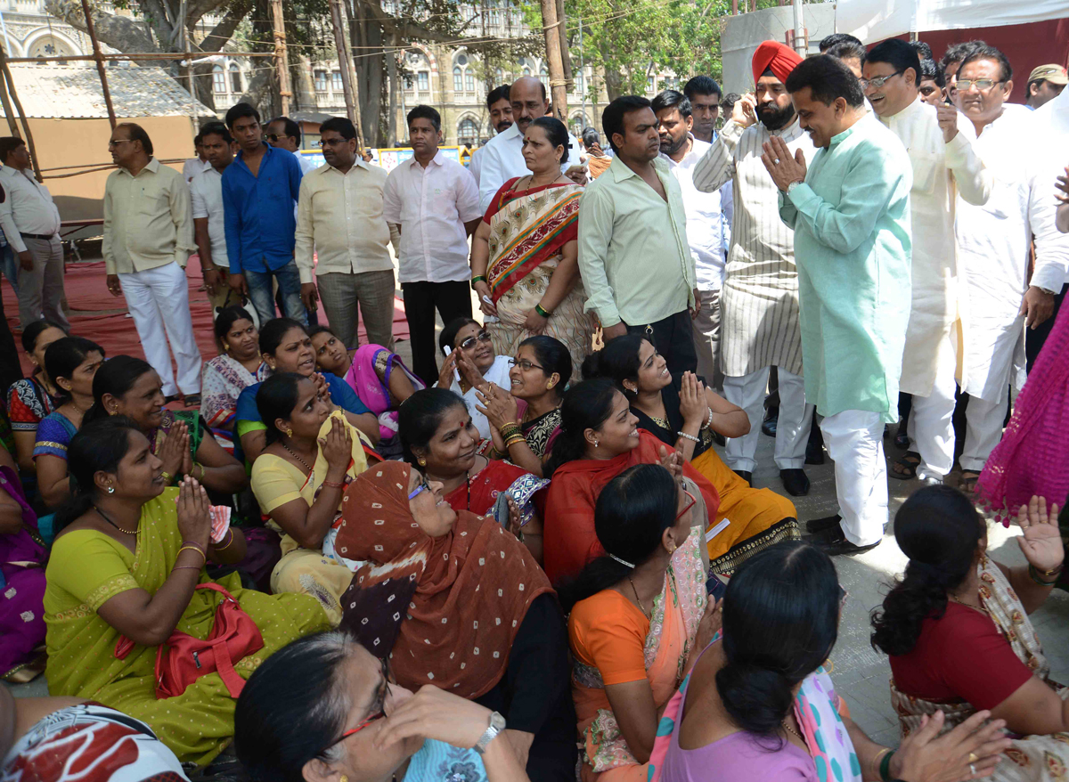 MRCC President Joined JAGO Agitation at Azad Maidan .