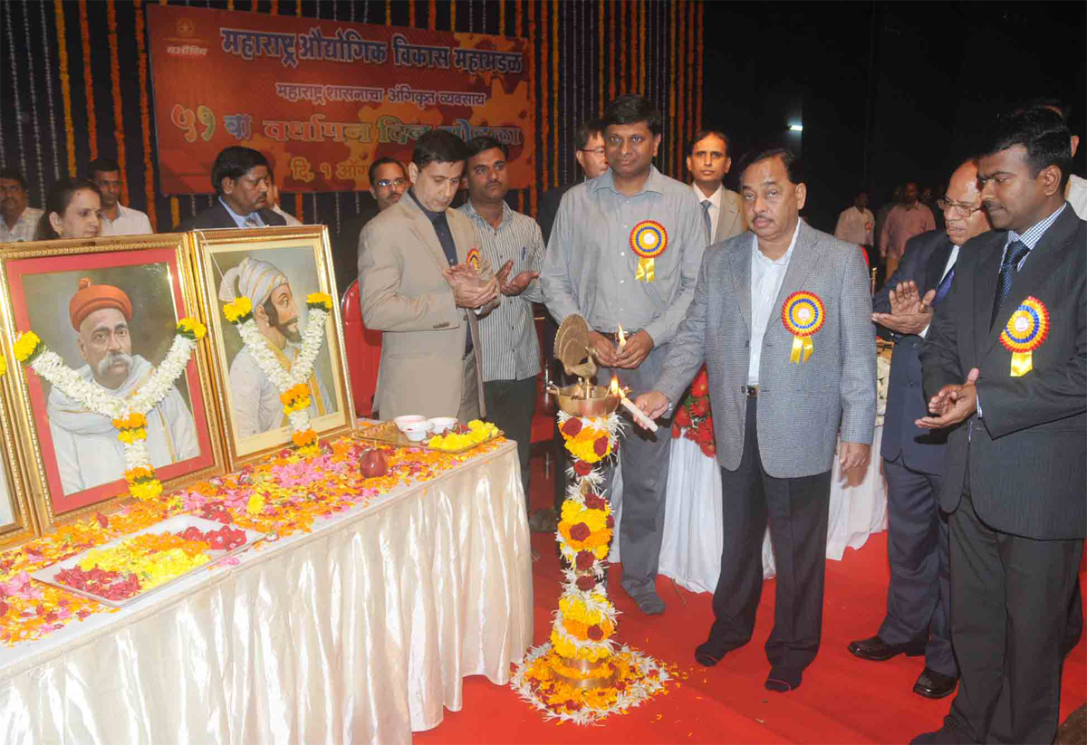 MINISTER NARAYANRAO RANE ON  MIDC 51TH ANNIVERSARY CELEBRATION AT RAVINDRA NATYA MANDIR.