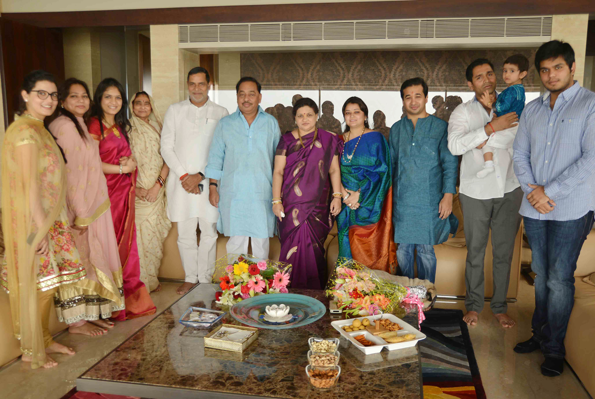 MINISTER NARAYANRAO RANE & EX.MUMBAI CONGRESS PRESIDENT & MLA KRIPASHANKAR SINGH ON OCCASION OF DIWALI FESTIVAL.