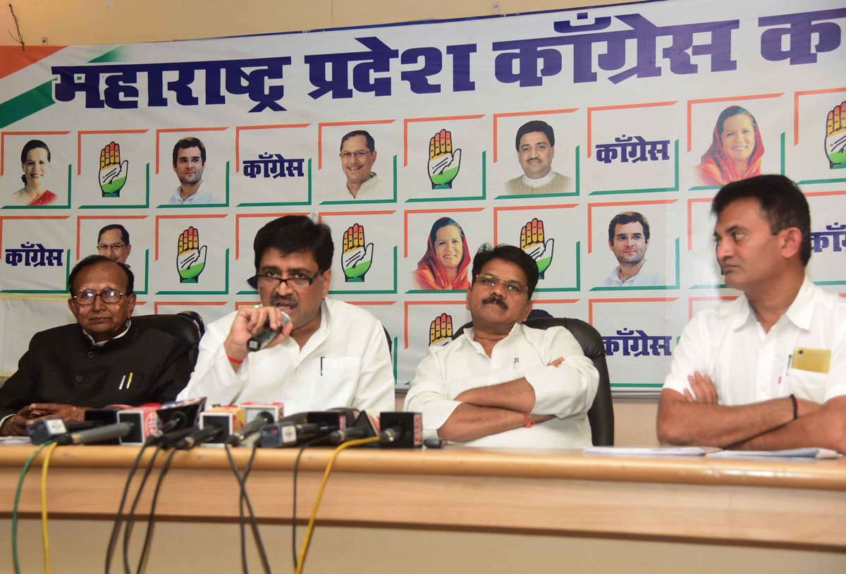 MPCC President Ashokrao Chavan Press Conference at Gandhi Bhavan.