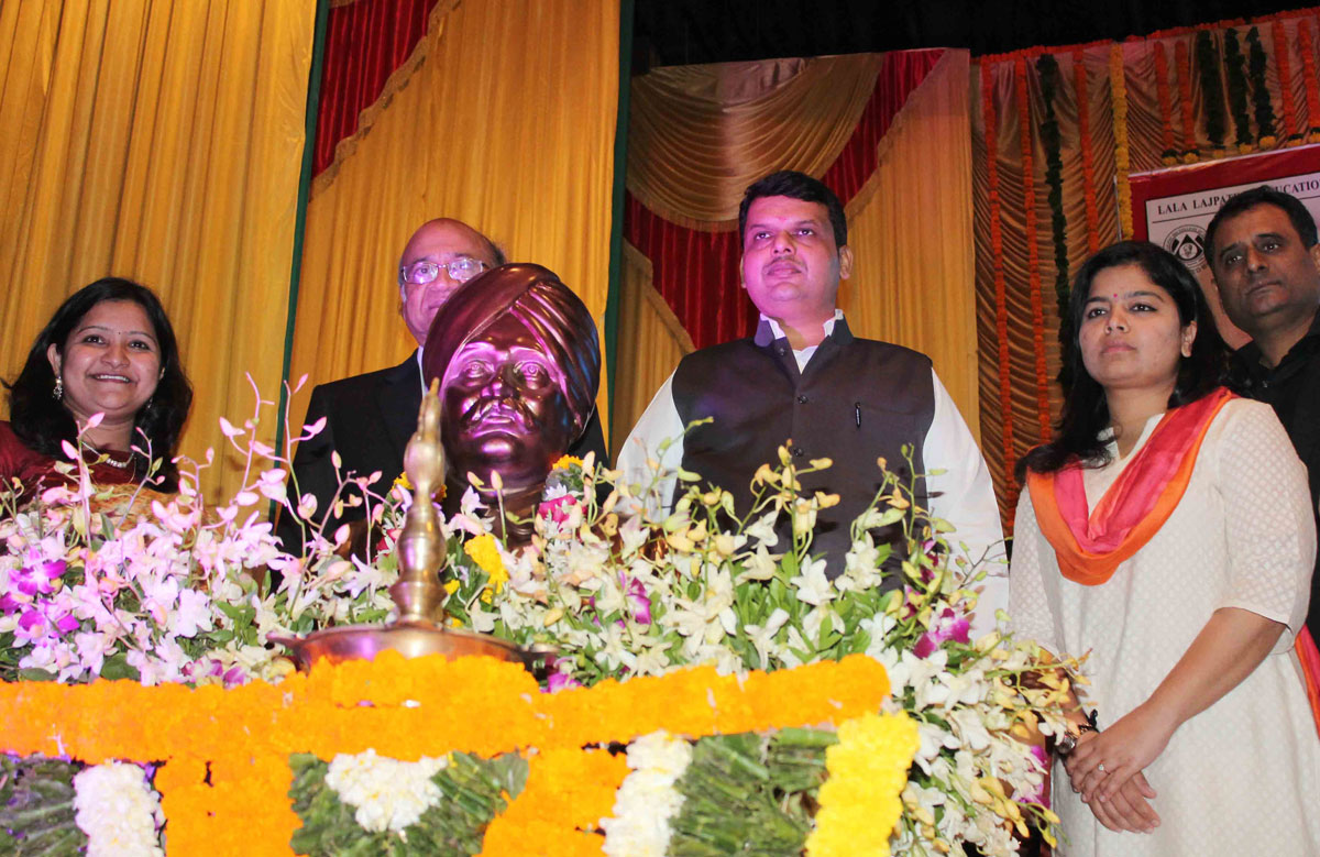 Chief Minister Devendra Fadnavis Pay Tribute to Freedom Fighter Lala Lajpat Rai on his 149th Birth Anniversary at Lala Lajpat Rai Management Institute.