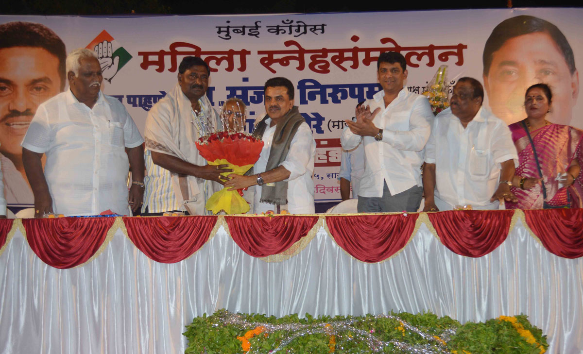 MRCC President Sanjay Nirupam & Ex. MLA Chandrakant Handore During Mahila Melava At Chembur.