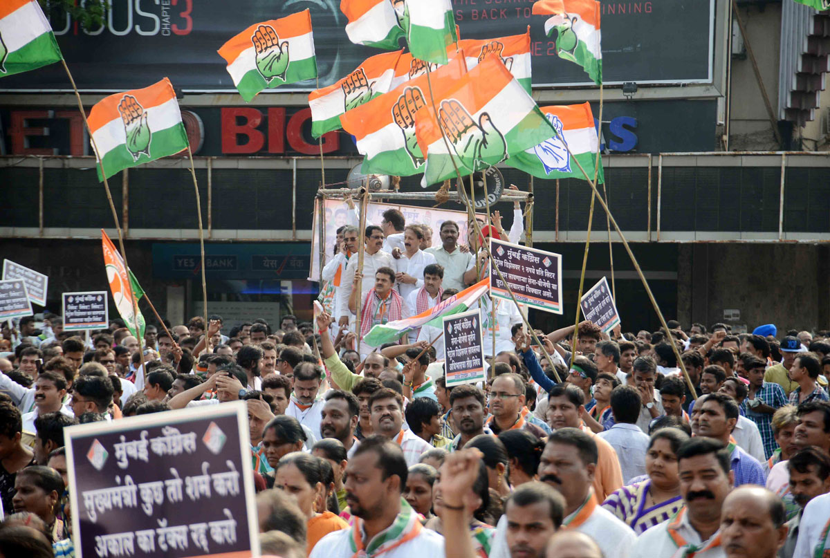 Mumbai Congress Protest Bullock Cart Rally against Petrol & Diesel  Price Hike at Mumbai CST.