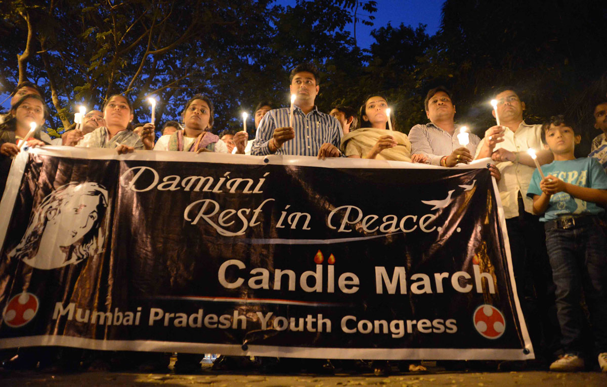 MUMBAI YOUTH CONGRESS "PEACE CANDLE MARCH" AT ST.XAVIER TO AZAD MAIDAN.
