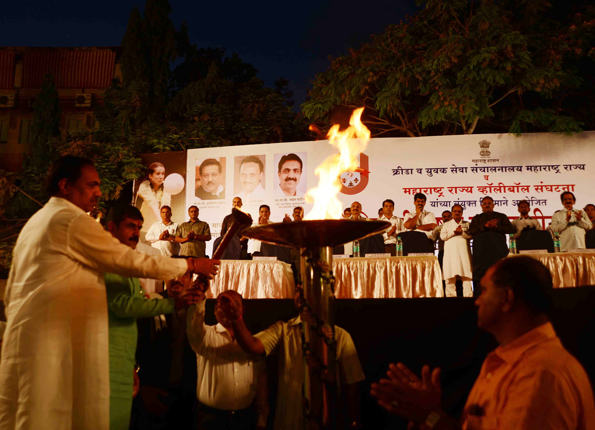 CHATRAPATI SHIVAJI MAHARAJ VOLLEY BALL TROPHY TOURNAMENT INAUGURATED BY GUARDIAN MINISTER JAYANTRAO PATIL ON OCCASION MINISTER SACHIN AHIR.