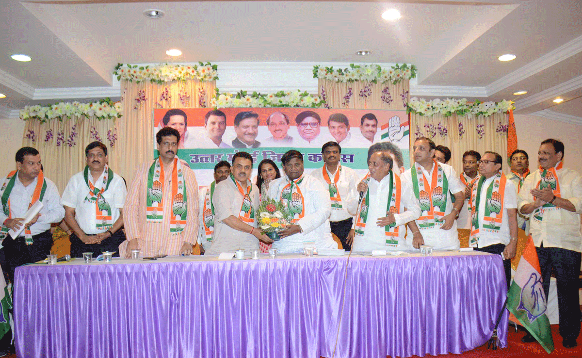 Congress Party Worker's Executive Meeting at Banquet Maphe Auditorium Shimpoli Rd. Borivali.