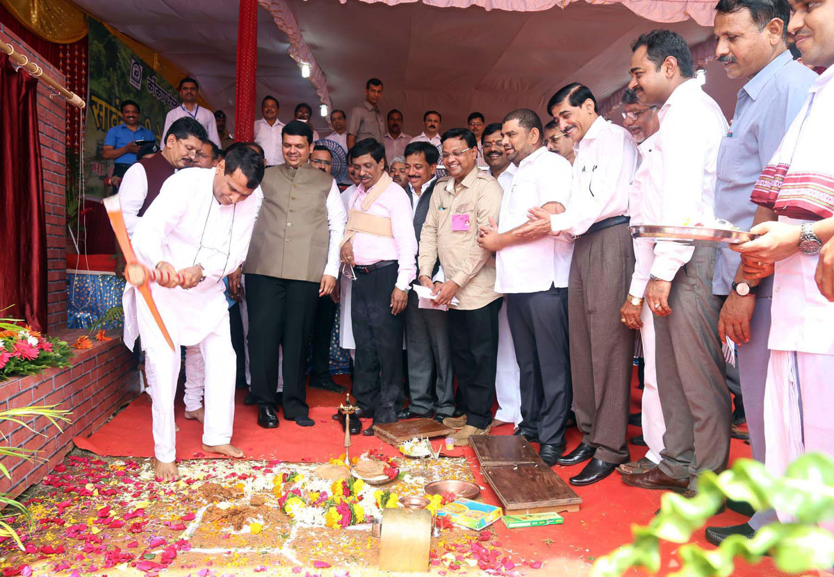Sawantwadi Railway Terminus Bhoomi Pujan by hands of Railway Minister Suresh Prabhu in Chief Presence of Chief Minister Devendra Fadnavis.