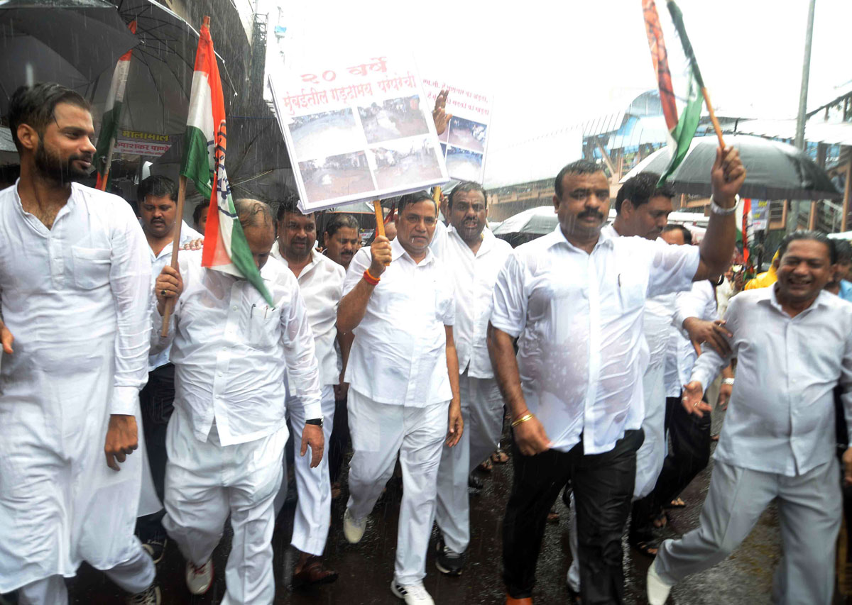 Mumbai Congress Protest against BMC all over Mumba BMC ward wise Agitation.
