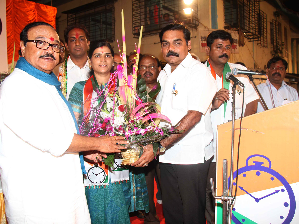 MINISTER CHAGAN BHUJBAL & MLA. PANKAJ BHUJBAL FOR ELECTION CAMPAIGNING OF CONGRESS-NCP-PRP CANDIDATES OF WARD NO.202,203 & 207.