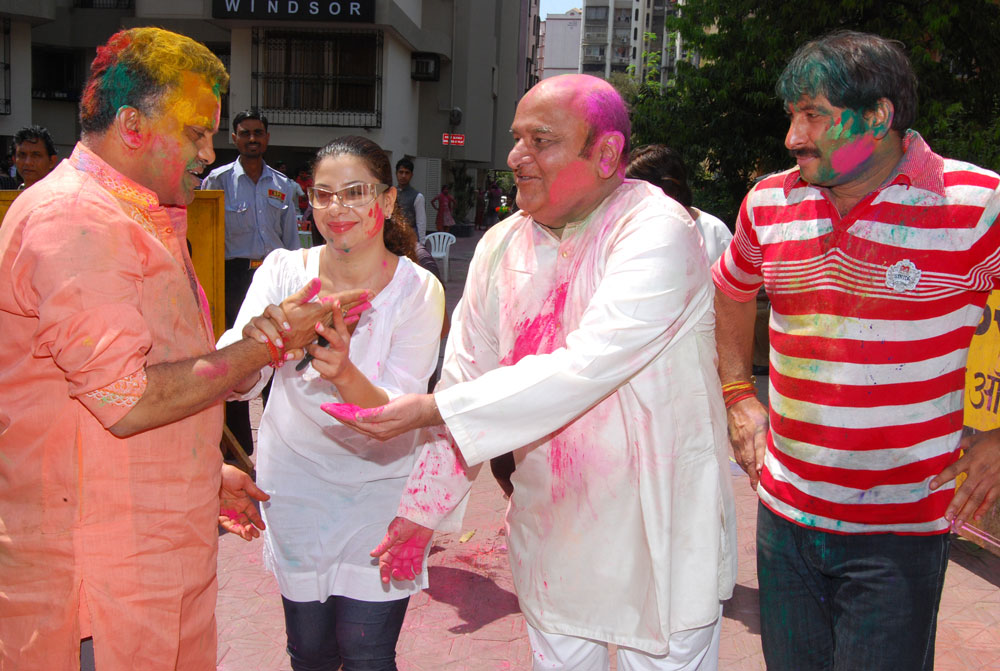 FESTIVAL OF COLOURS HOLI RE HOLI.