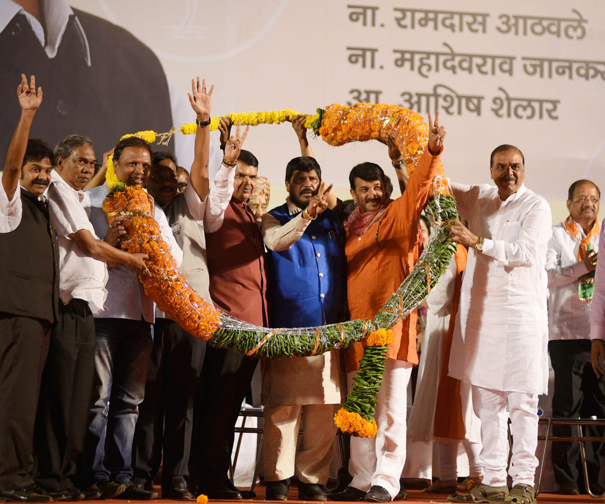 BJP & RPI Leaders during Campaign Rally at Somiaya Ground.