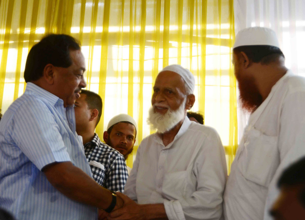 176-Bandra(E) Assembly Constituency Congress Candidate Narayanrao Rane Meets Muslim Samaj at Bandra.