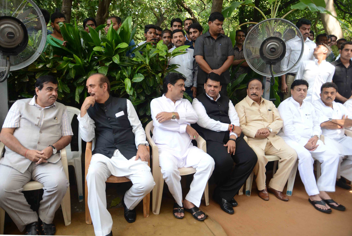 All Party Leader's During Funeral on Sad Demise of Hon.Governor of Manipur Dr.Syed Ahmed at Rehmatabad Kabrastan Mazgaon.