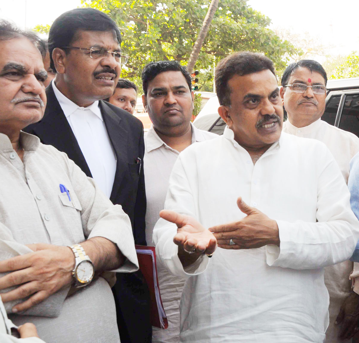 MRCC President Meets Administrative Commissioner Opposite Mantralaya.