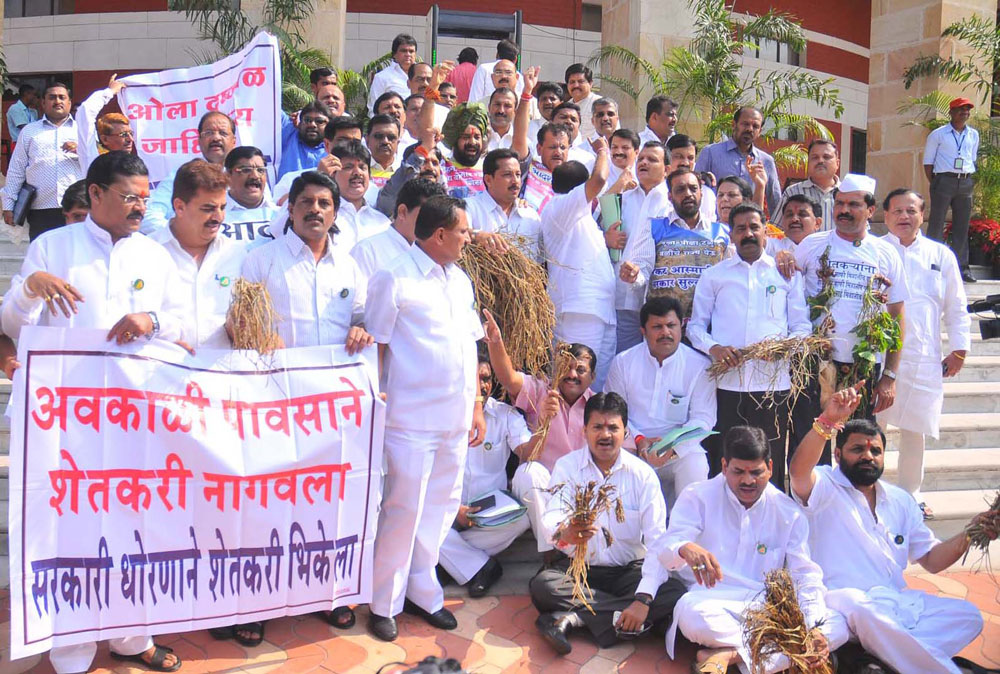 EX.CHIEF MINISTER ASHOKRAO CHAVAN MEET GOVERNOR OF MAHARASHTRA K.SANKARANARAYANAN AT RAJ BHAVAN.