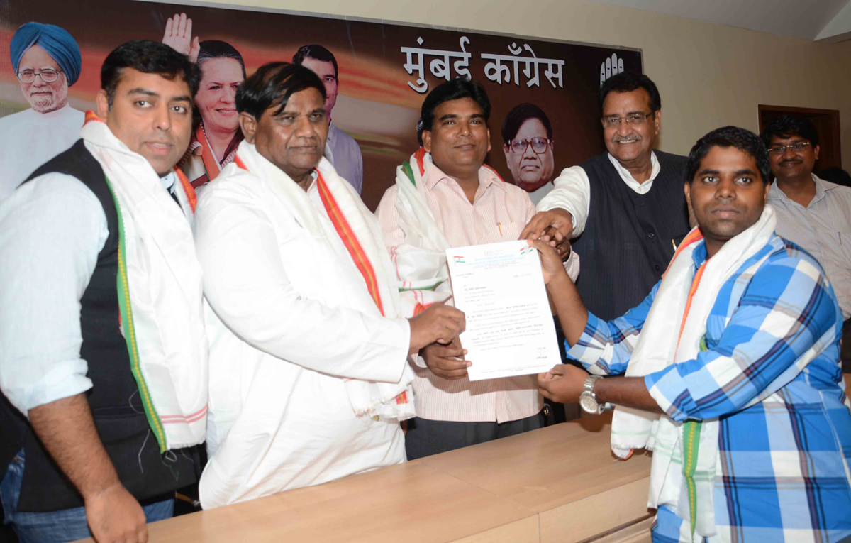 MRCC PRESIDENT JANARDAN CHANDURKAR AT RAJIV GANDHI BHAVAN.