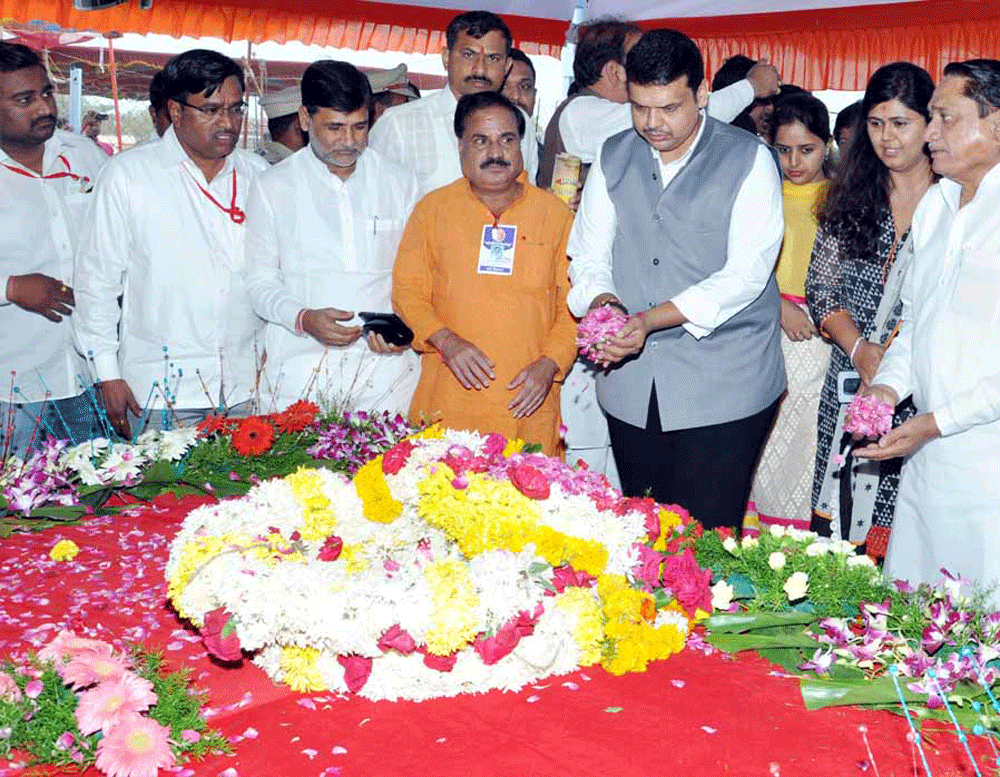 Bhoomi Pujan of "Gopinath Gad" in Chief Presence of Chief Minister Devendra Fadnavis & Bhaiyu Maharaj at Beed-Parli.