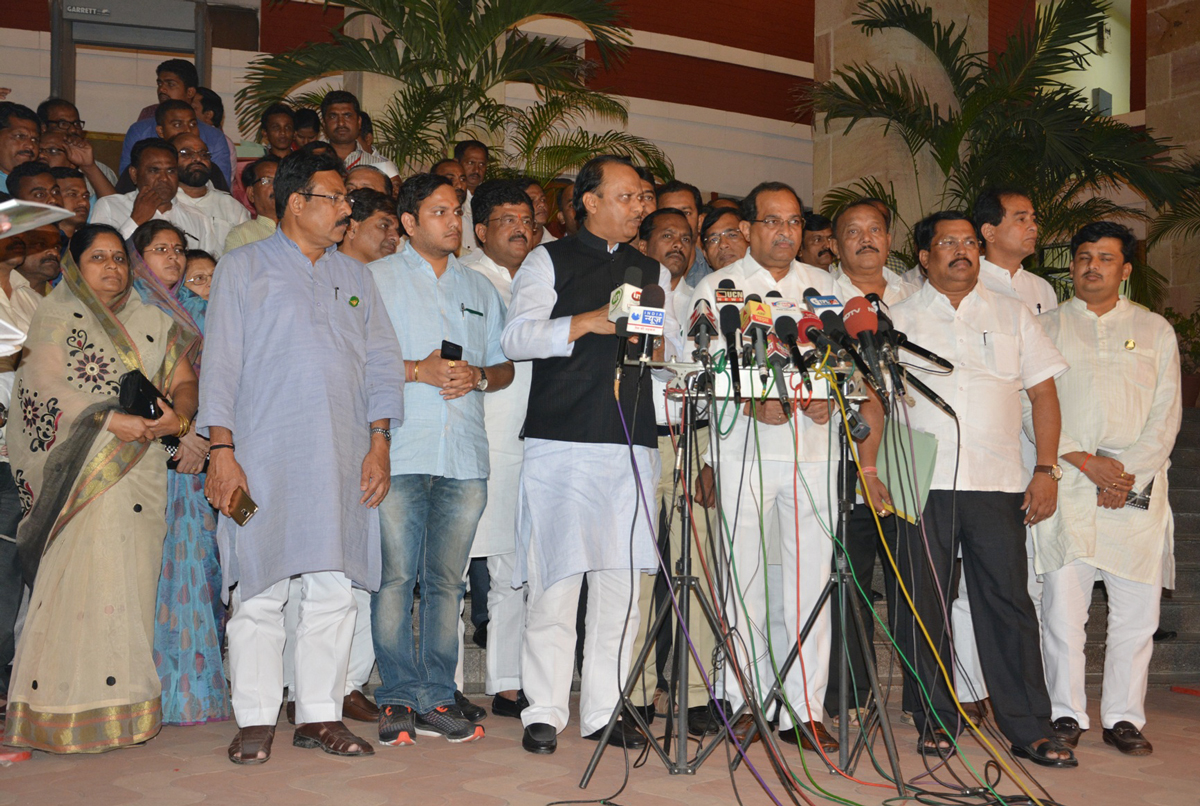 Congress & NCP Ledaers joint Press Conference at Nagpur Vidhan Bhavan.