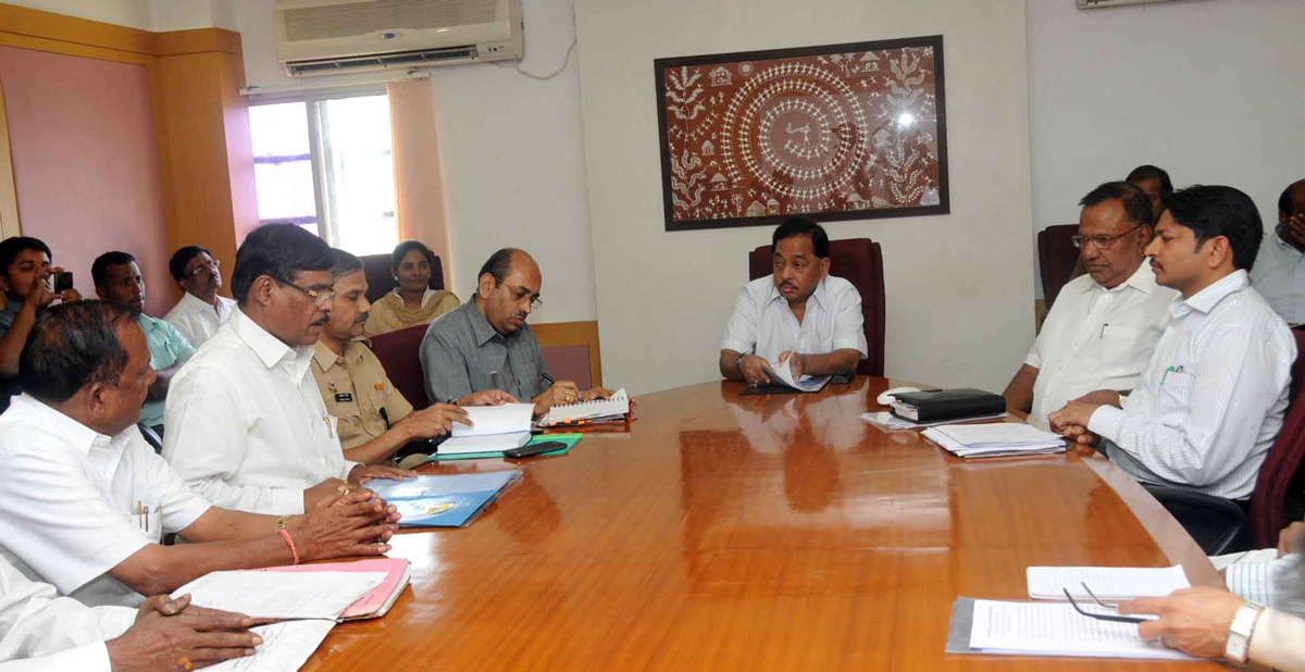MINISTER NARAYANRAO RANE MEETING AT MANTRALAY.