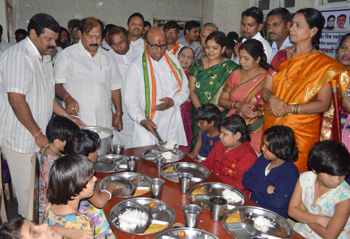 MP.Eknath Gaikwad & MLA.Kalidas Kolambkar celebrated NEW YEAR with Kamala Mehta Blind school childrens at Dadar.