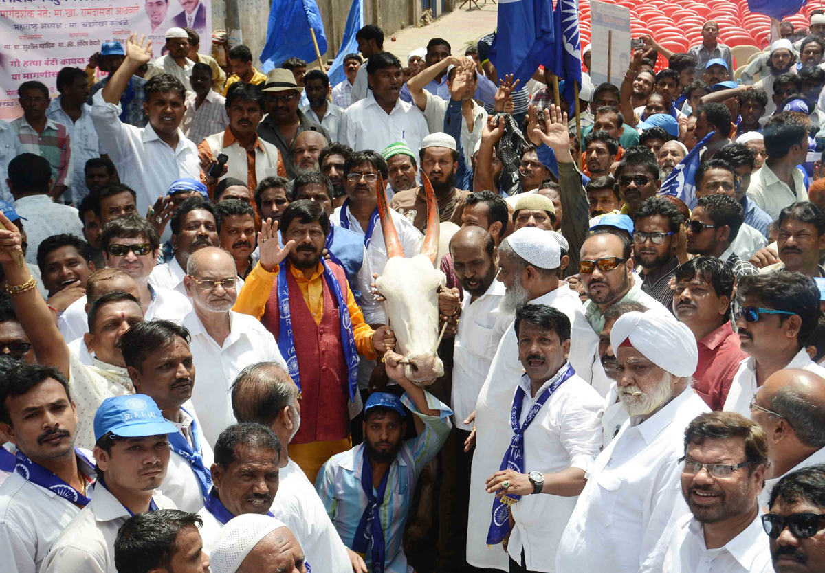 Govansh Hatyabandi Virodhat RPI Protest Morcha in Chief Presence of RPI Leader MP.Ramdas Athawale at Collector Office Bandra.