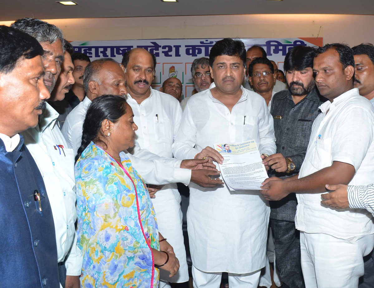 MPCC President Ashokrao Chavan & Former MPCC President Manikrao Thakare at Gandhi Bhavan.