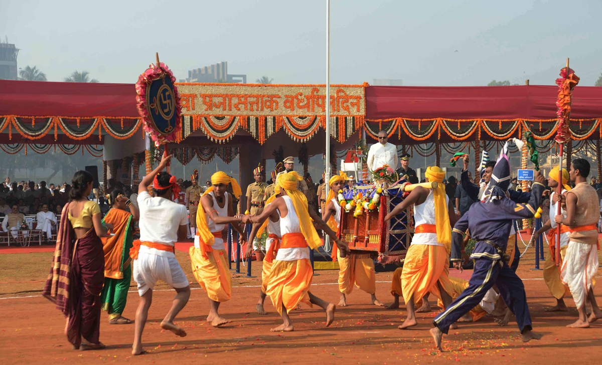 GOVERNOR K.SANKAR NARAYANAN & CHIEF MINISTER PRITHVIRAJ CHAVAN ON 63RD REPUBLIC DAY AT SHIVAJI PARK.