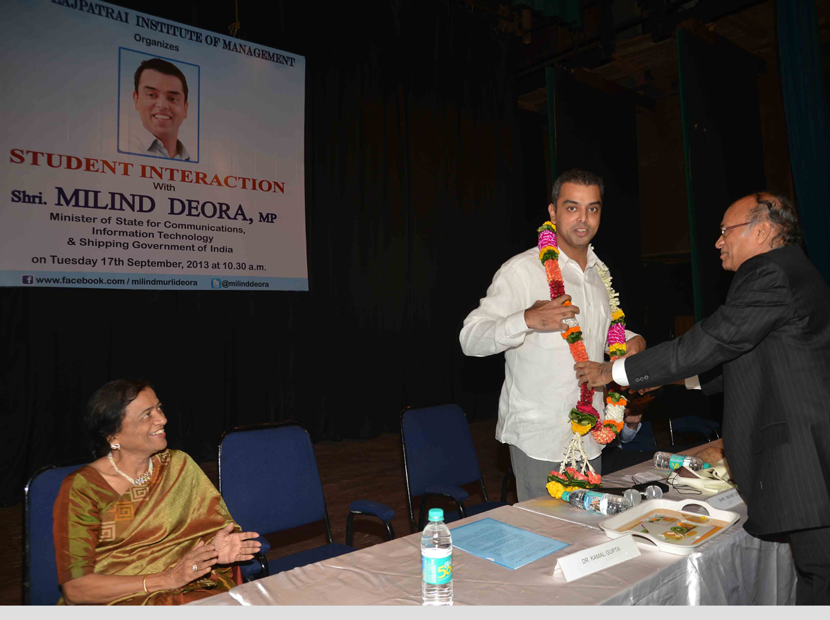 STUDENTS INTERACTION WITH MP & MINISTER OF STATE MILIND DEORA AT LALA LAJPATRAI COLLEGE.
