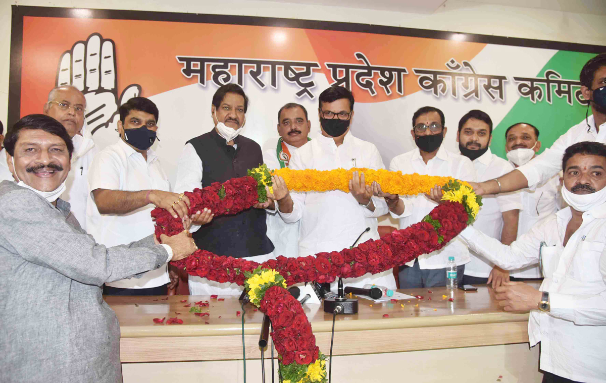 Other Party Leader Join Congress at MPCC Office Tanna House Fort.